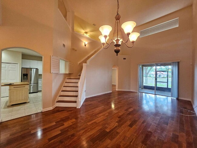Building Photo - Large Melbourne Townhome