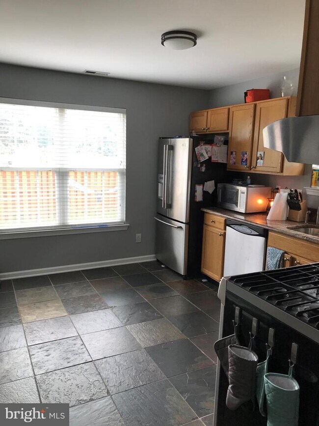 272 Birch Hollow Dr 272 Birch Hollow Dr Bordentown NJ 08505