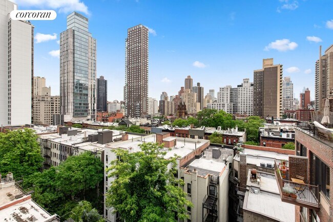 Building Photo - 300 E 90th St