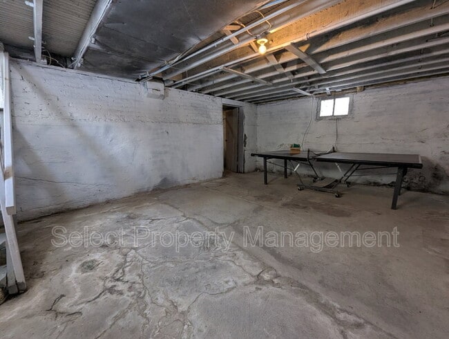 Building Photo - 933 Cottage Ave