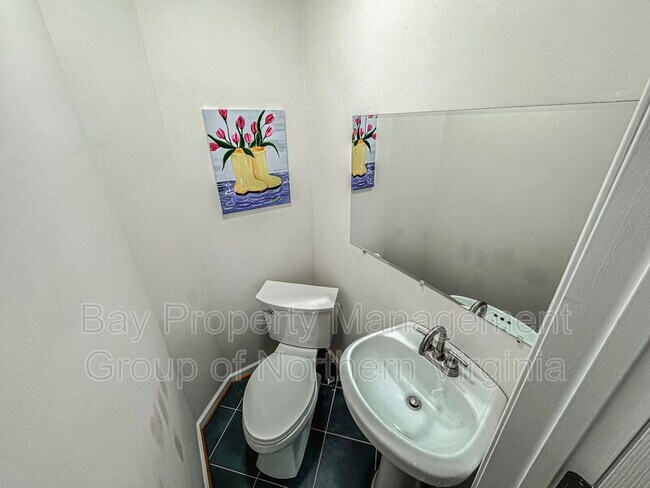 Building Photo - 4412 Volta Pl NW