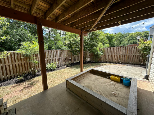Building Photo - 8273 Glade Bank Dr