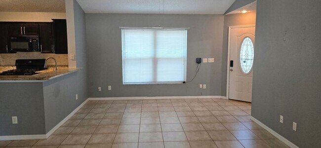 Building Photo - 3412 Palm Beach Dr