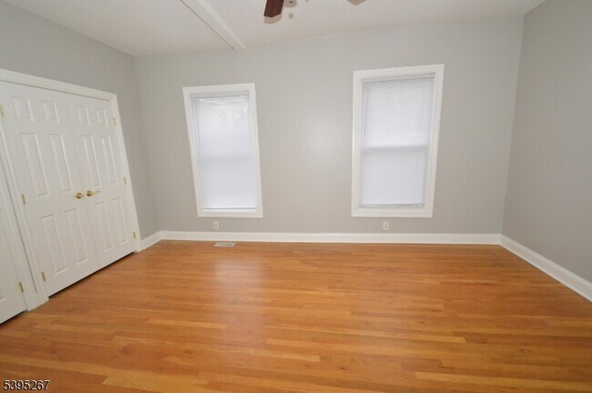 Building Photo - 139 Forest St