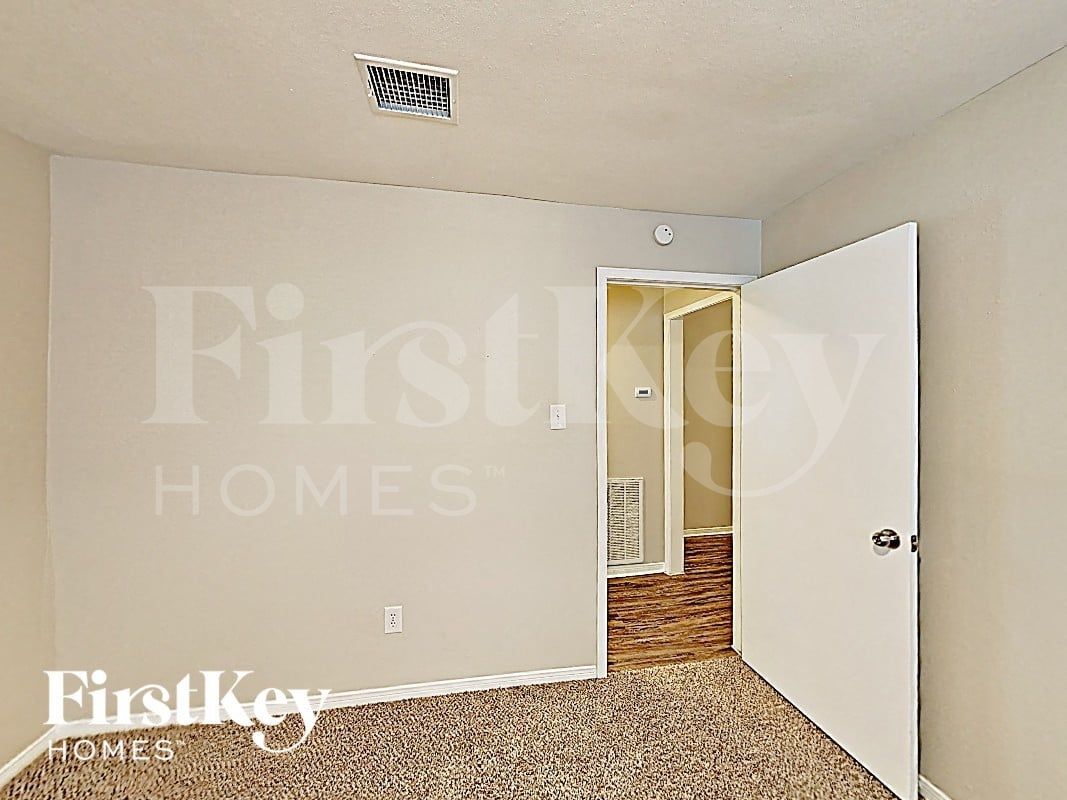 Building Photo - 7451 Tunbury Ln