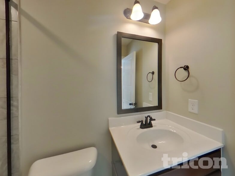 Building Photo - 2945 Lancelot Ln