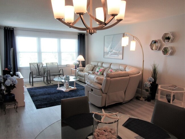 Building Photo - Waterfront 2/2 Furnished SEVEN month rental 55+ 8th Floor Point Brittany
