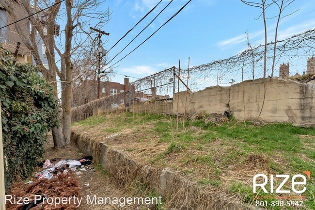 Building Photo - 327-333 E 100 S
