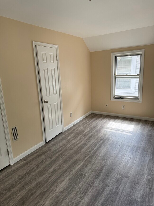 Building Photo - 49 Sedgewick St