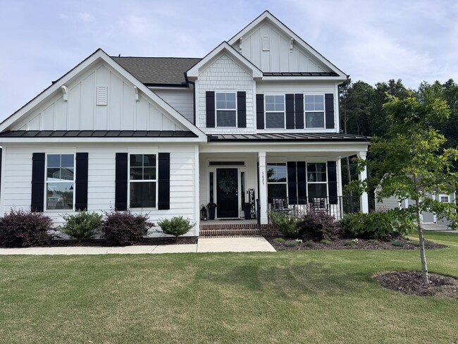 Primary Photo - 1425 White Spruce Dr