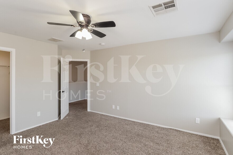 Building Photo - 28590 N Obsidian Dr