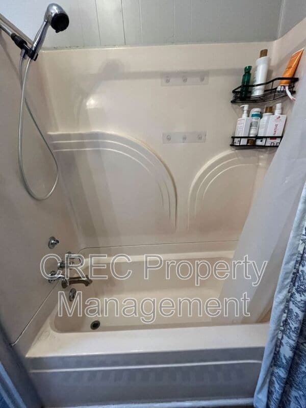 Building Photo - 3 Franklin St