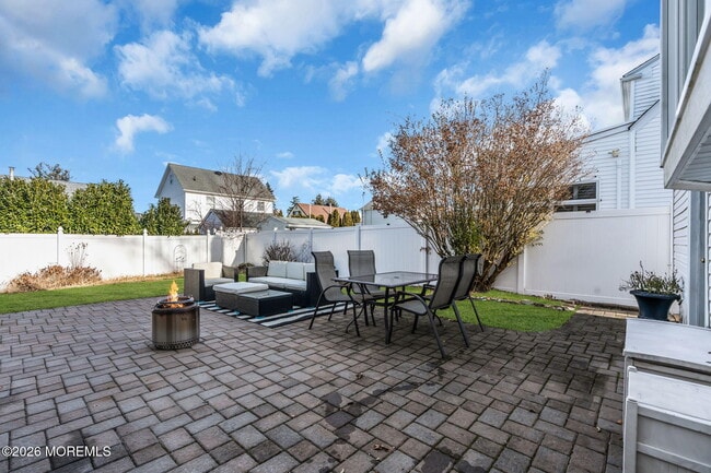 Building Photo - 80 Wilson Ave