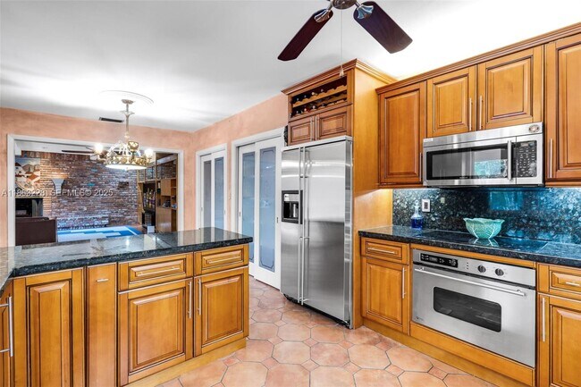 Building Photo - 7210 W Troon Cir