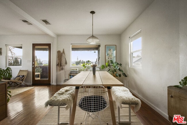 Building Photo - 5215 Almaden Dr