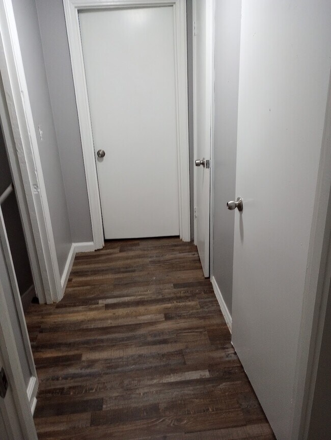 Building Photo - 2807 Sheldon Ave