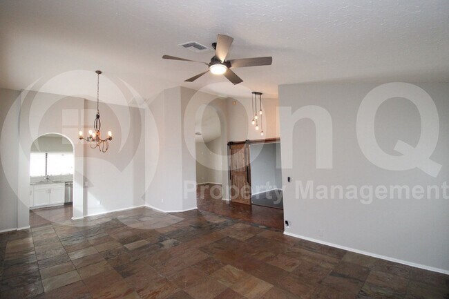Building Photo - 11638 N 109th St
