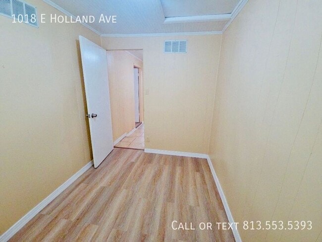 Building Photo - 1018 E Holland Ave
