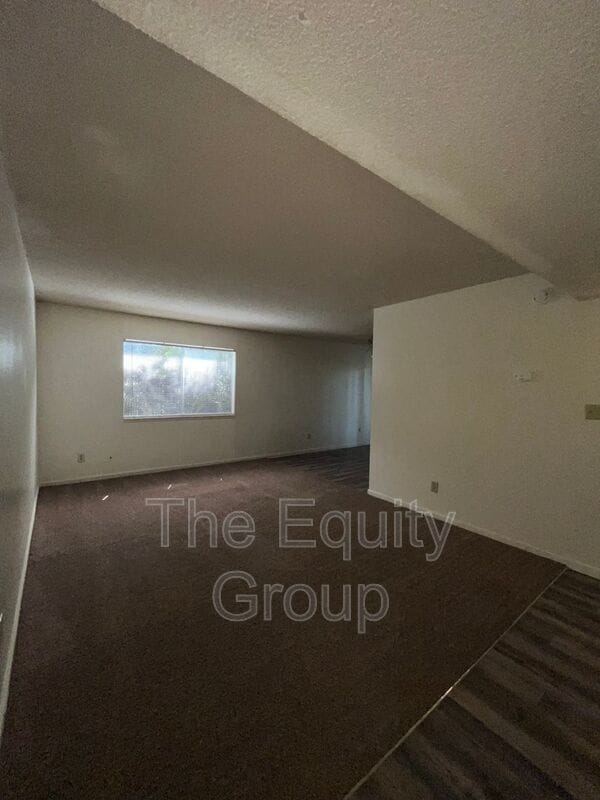 Building Photo - 306 N Westfield St