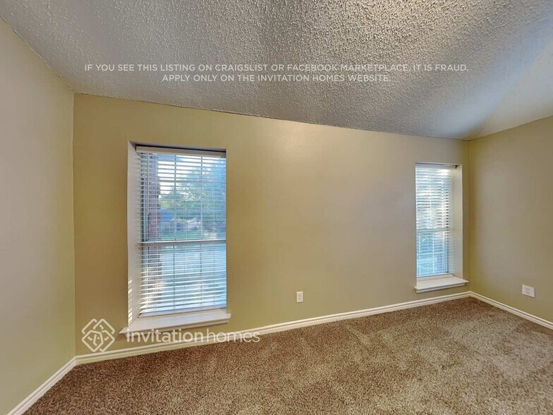 Building Photo - 8200 Bay St