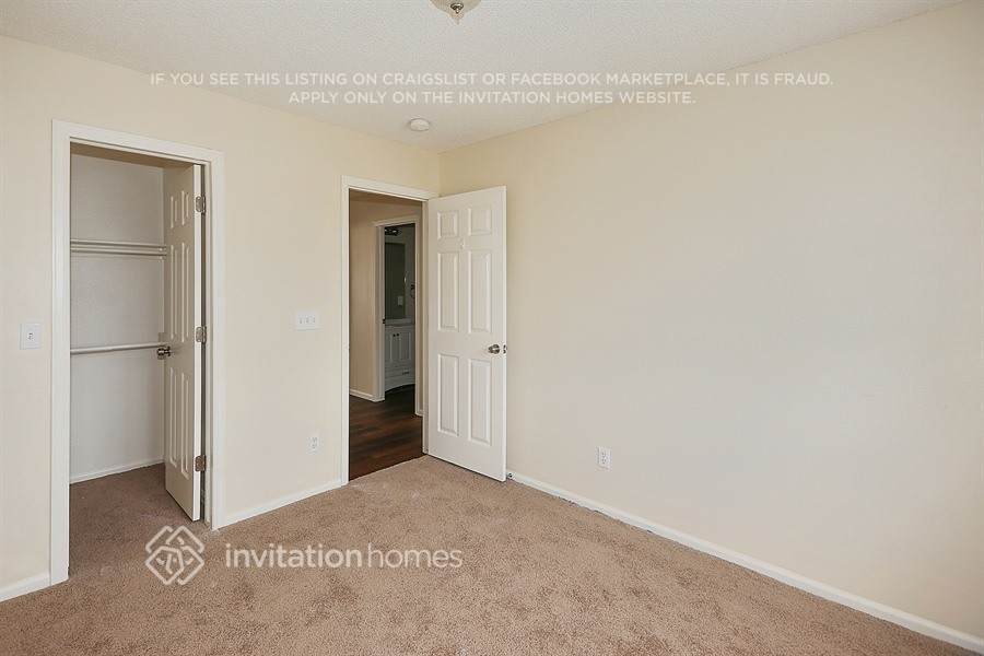Building Photo - 882 Rancher Dr