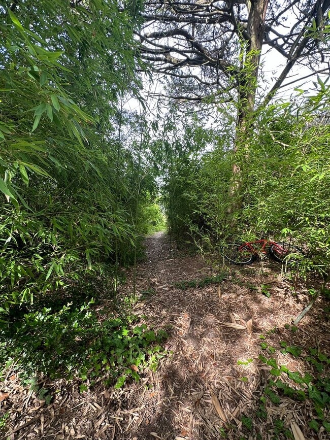 Building Photo - 190 Rogers Rd