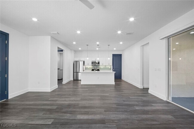 Building Photo - 2816 Barry Rd