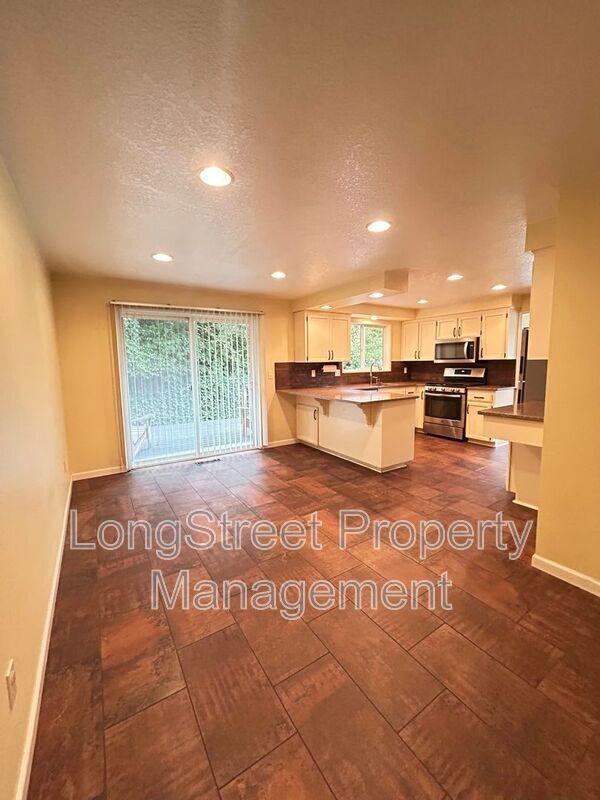 Building Photo - 3572 NW Satinwood St