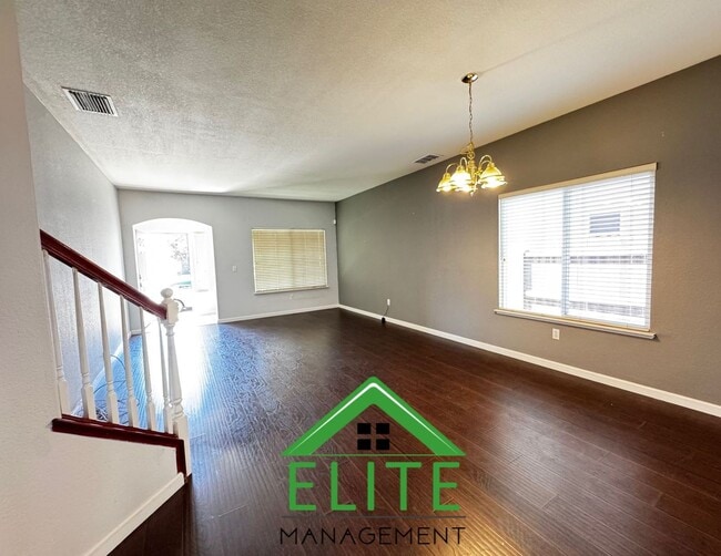 Building Photo - Home Located in the Highly Sought-after No...