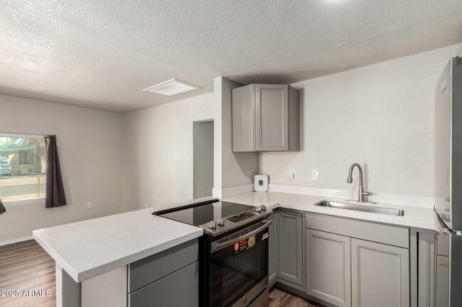 Building Photo - 1424 S Bonarden Ln