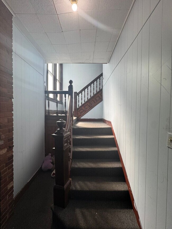 Building Photo - 5498 Hays Street