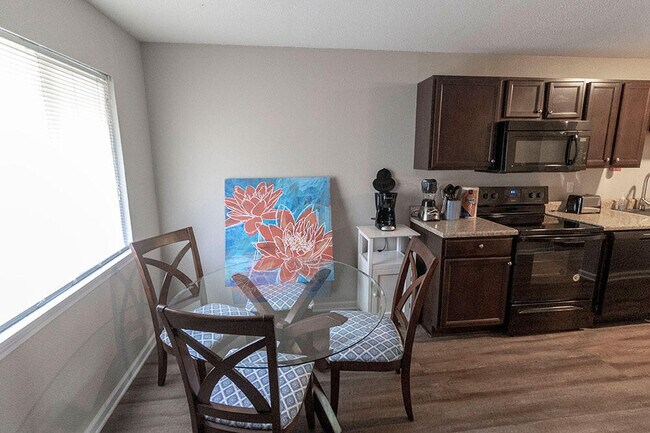 Building Photo - 105 N Garth Ave