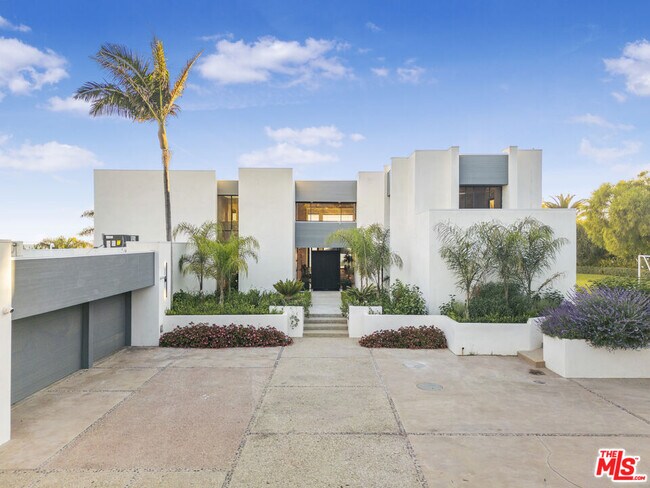 Building Photo - 30020 Morning View Dr