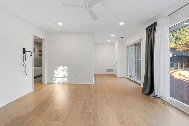 Building Photo - 3145 SW 98th Ave
