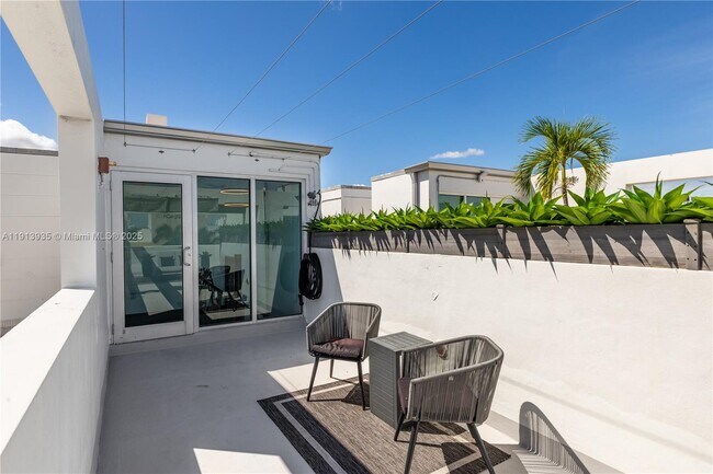 Building Photo - 1700 Meridian Ave