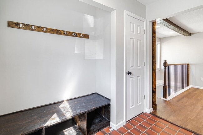 Building Photo - 181 SE State Rte 13