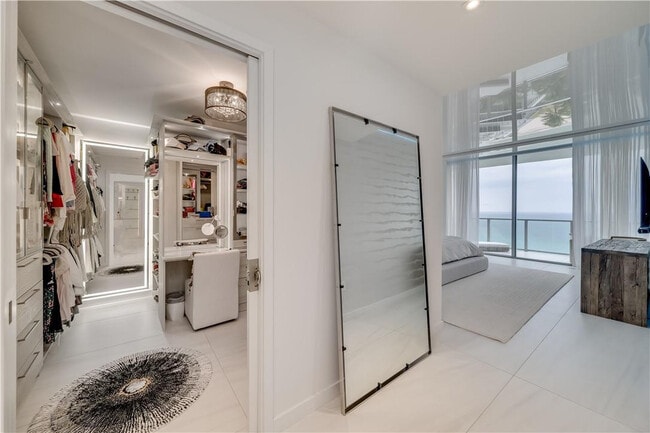 Building Photo - 2200 N Ocean Blvd