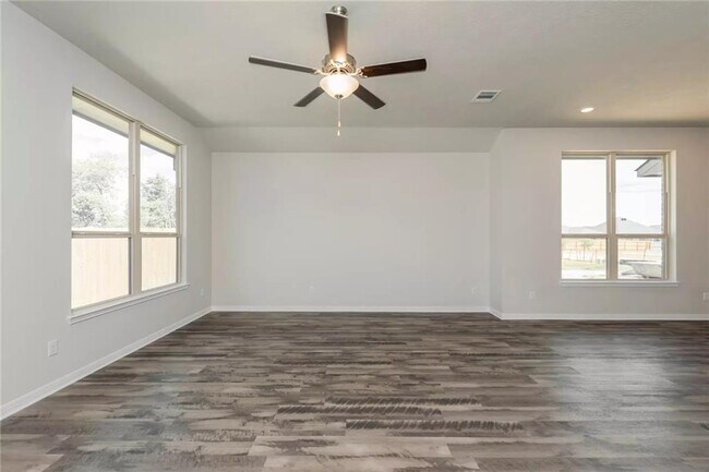 Building Photo - 5118 Leaning Tree