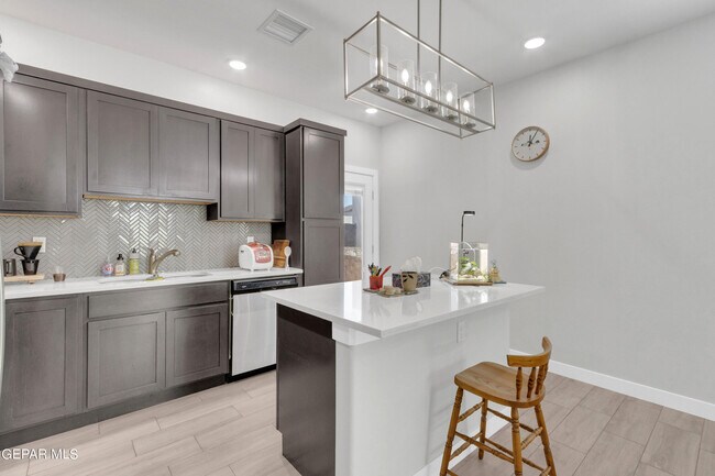 Building Photo - 15029 Concept Ct
