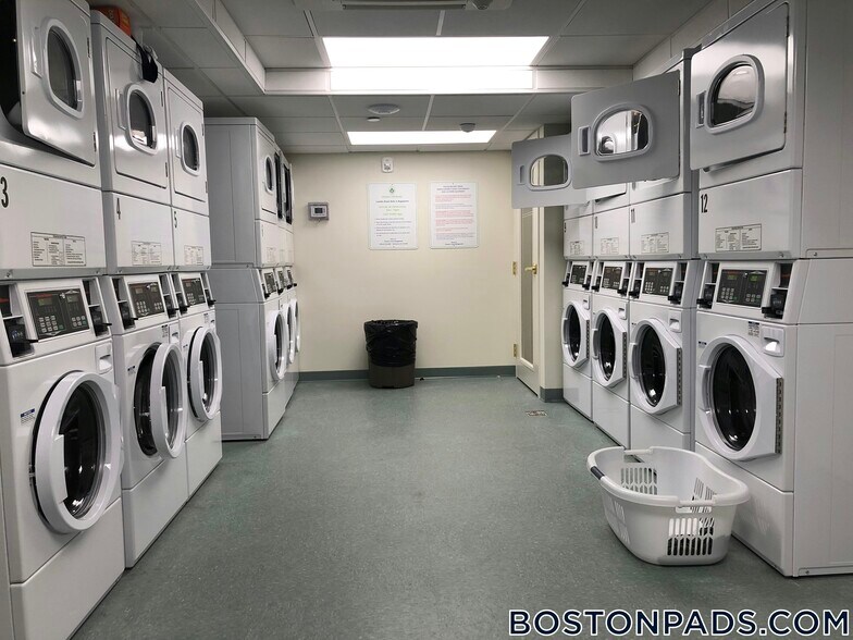 Building Photo - 22 Chauncy St