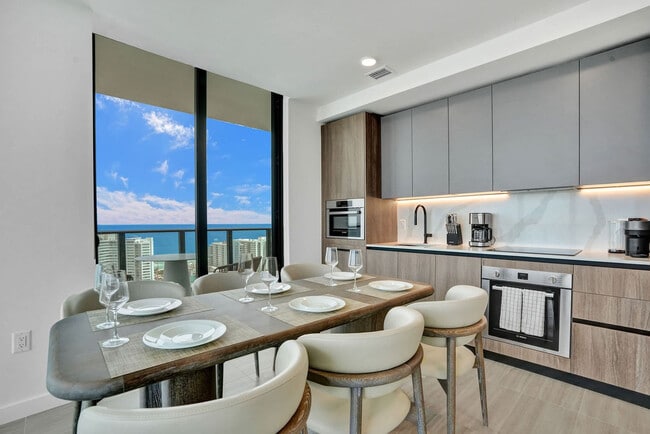 Building Photo - 580 72nd St