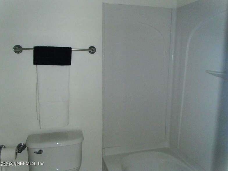 Building Photo - 8125 SUMMERGATE Court