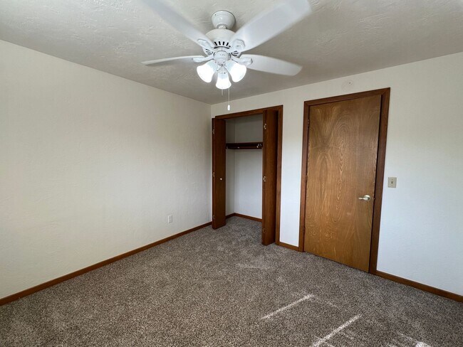 Building Photo - E Court Duplex