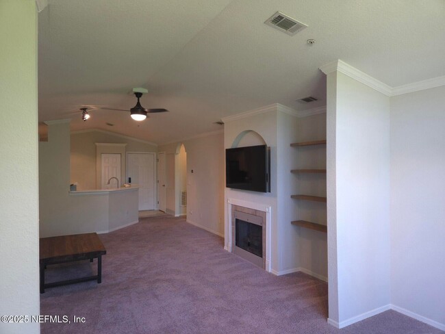 Building Photo - 13810 Sutton Park Dr N