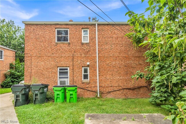 Building Photo - 21270 Crystal Ave