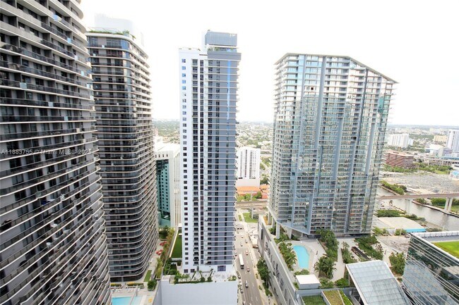 Building Photo - 801 S Miami Ave