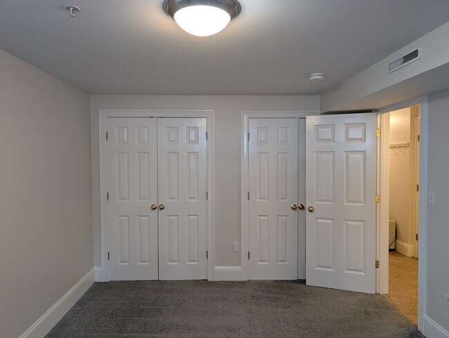 Building Photo - 40 Prince St