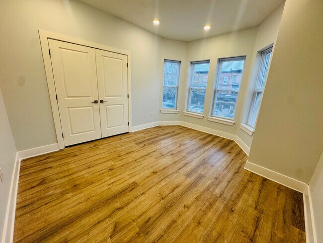 Building Photo - 4242 W Girard Ave