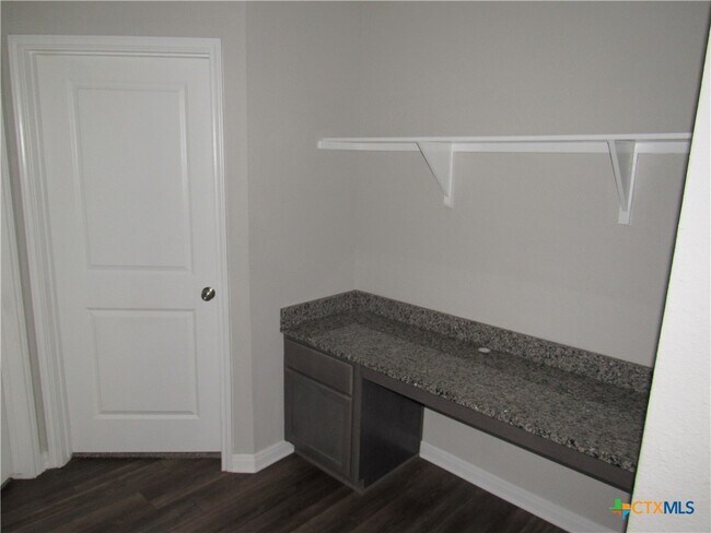Building Photo - 10018 Kensley Rose Dr
