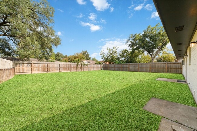 Building Photo - 7706 Deadwood Dr